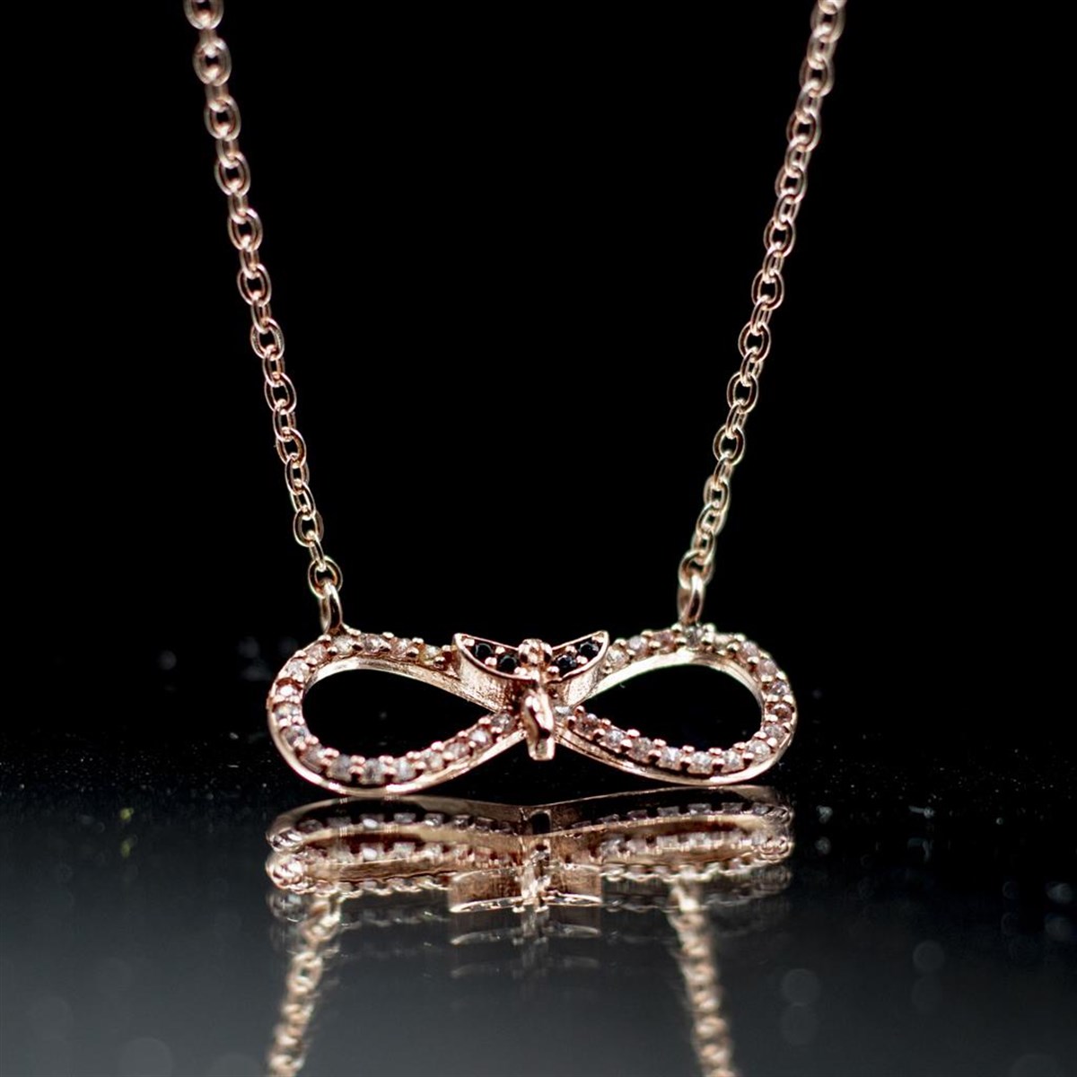 925 Ayar Gümüş Rose Gold Sonsuzluk Üzerine Melek İşlemeli Kadın Kolye Enderşah