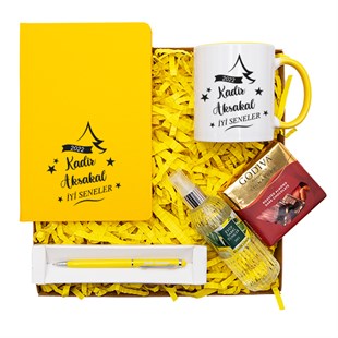 Defter Fincan Çikolata Kolonya Kalem Kahve Seti İsme Özel Hediye Kutusu İyi Seneler