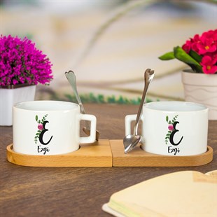 İsme Özel Ahşap Tepsili Kahve Çay Fincanı Seti - Pembe Çiçekli Harf