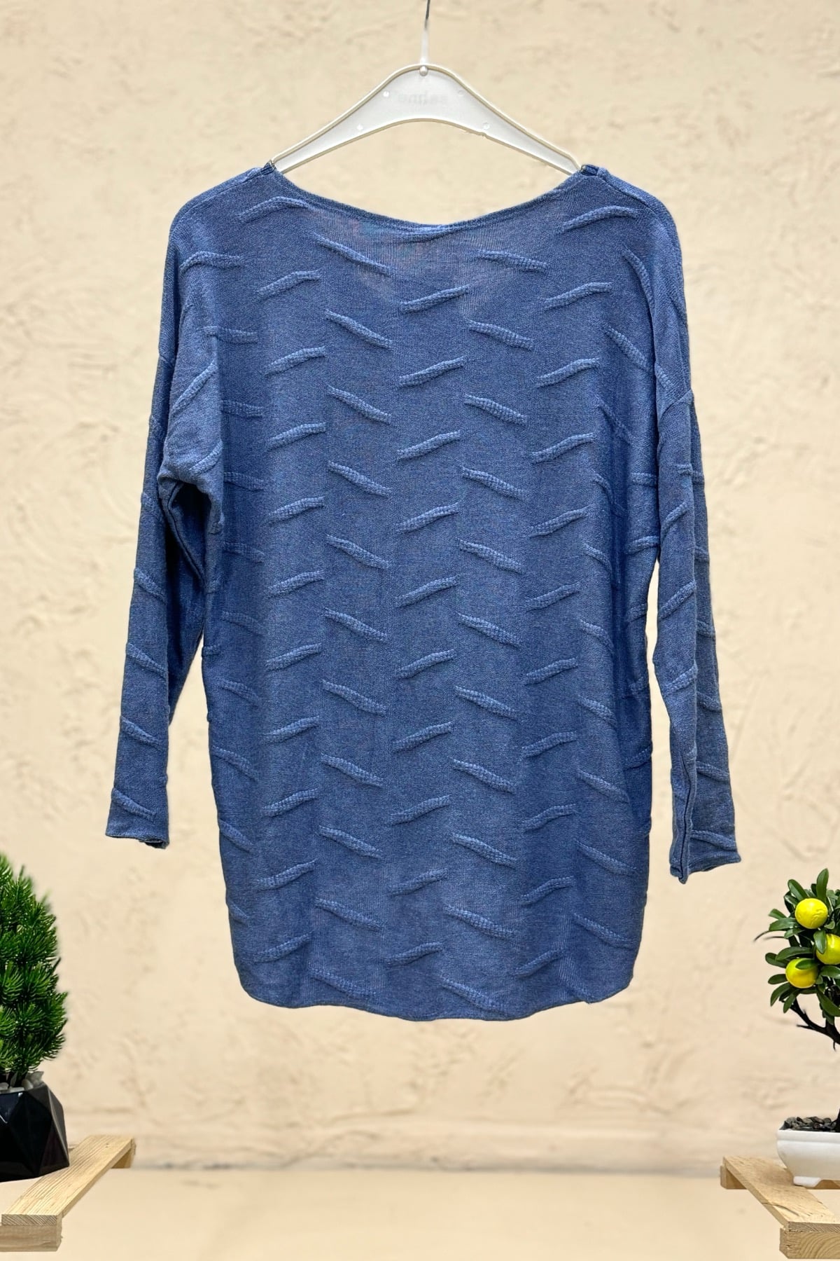 Batik Çizgi Desen V Yaka Uzun Kol  İthal Bluz