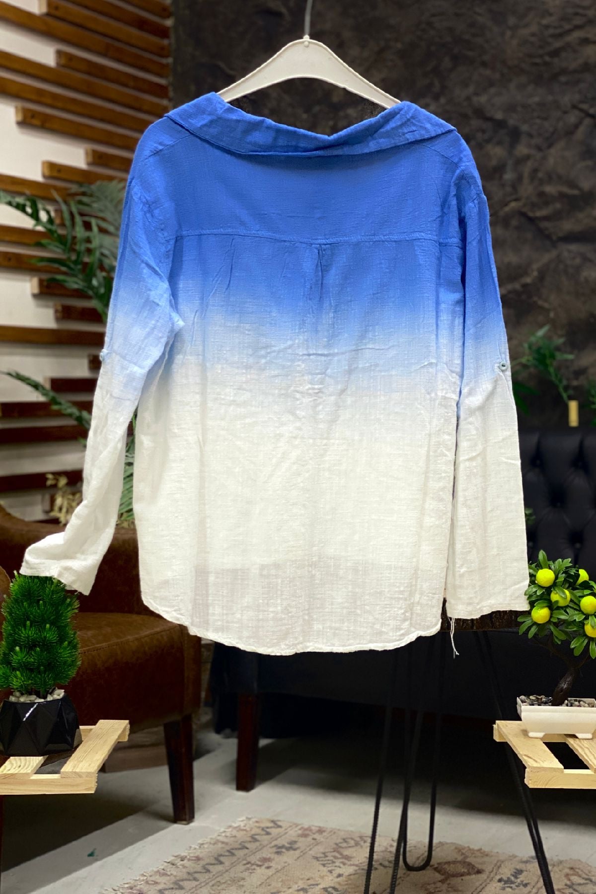 Batik Desen Yakalı Yarım Düğmeli Gömlek