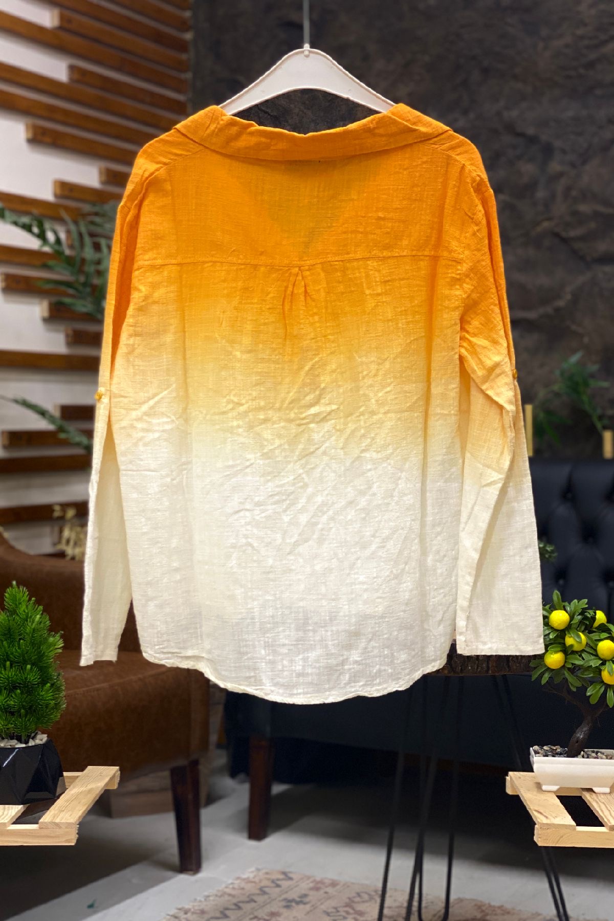 Batik Desen Yakalı Yarım Düğmeli Gömlek
