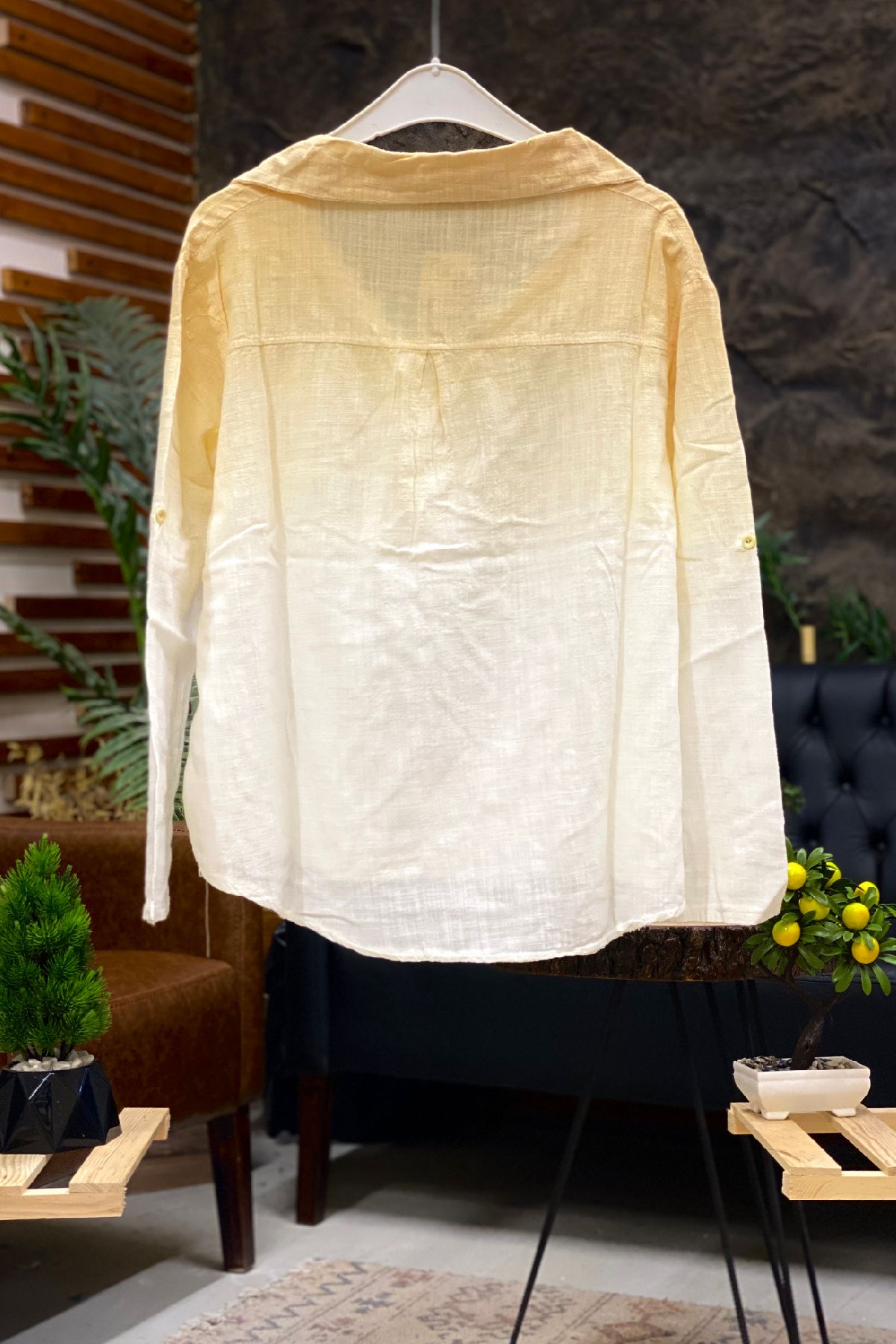 Batik Desen Yakalı Yarım Düğmeli Gömlek