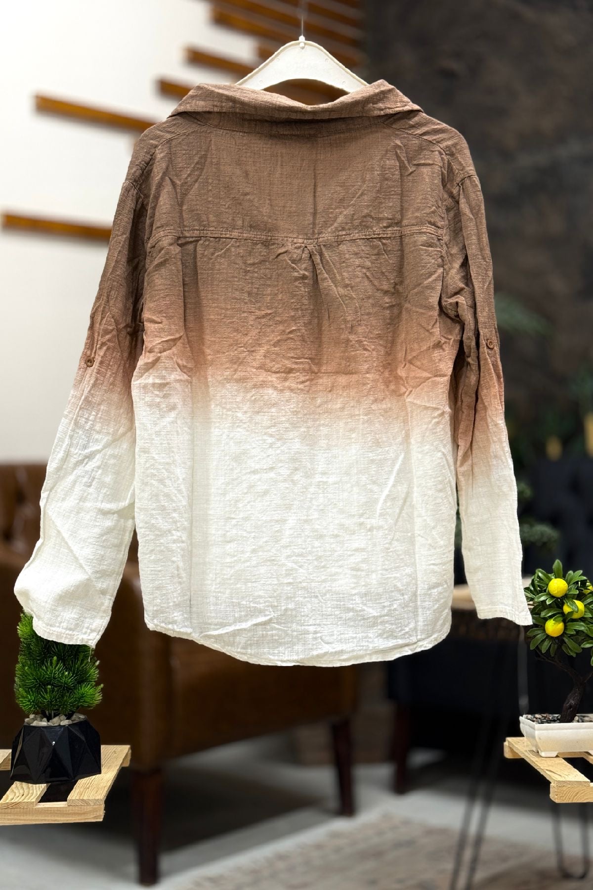 Batik Desen Yakalı Yarım Düğmeli Gömlek