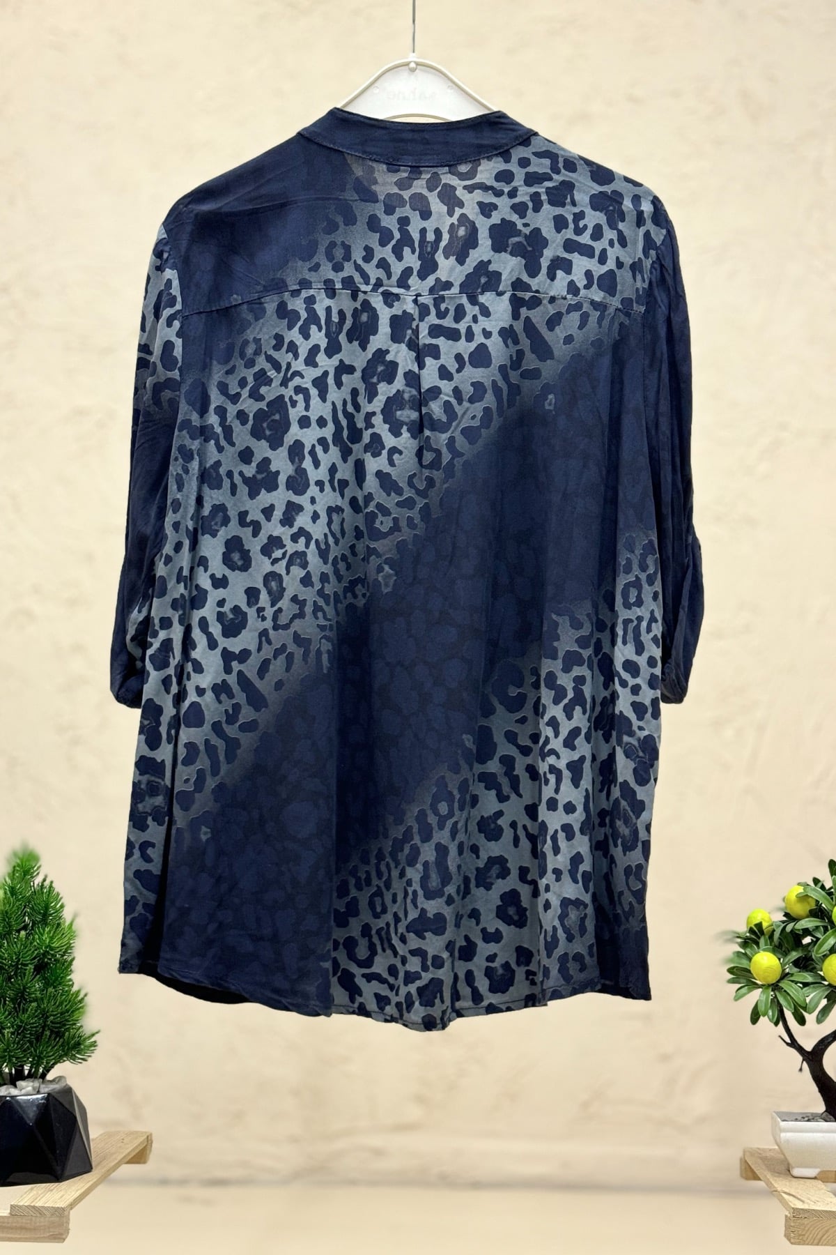 Hakim Yaka Cep Ve Yaka Pullu İthal Pamuk Gömlek