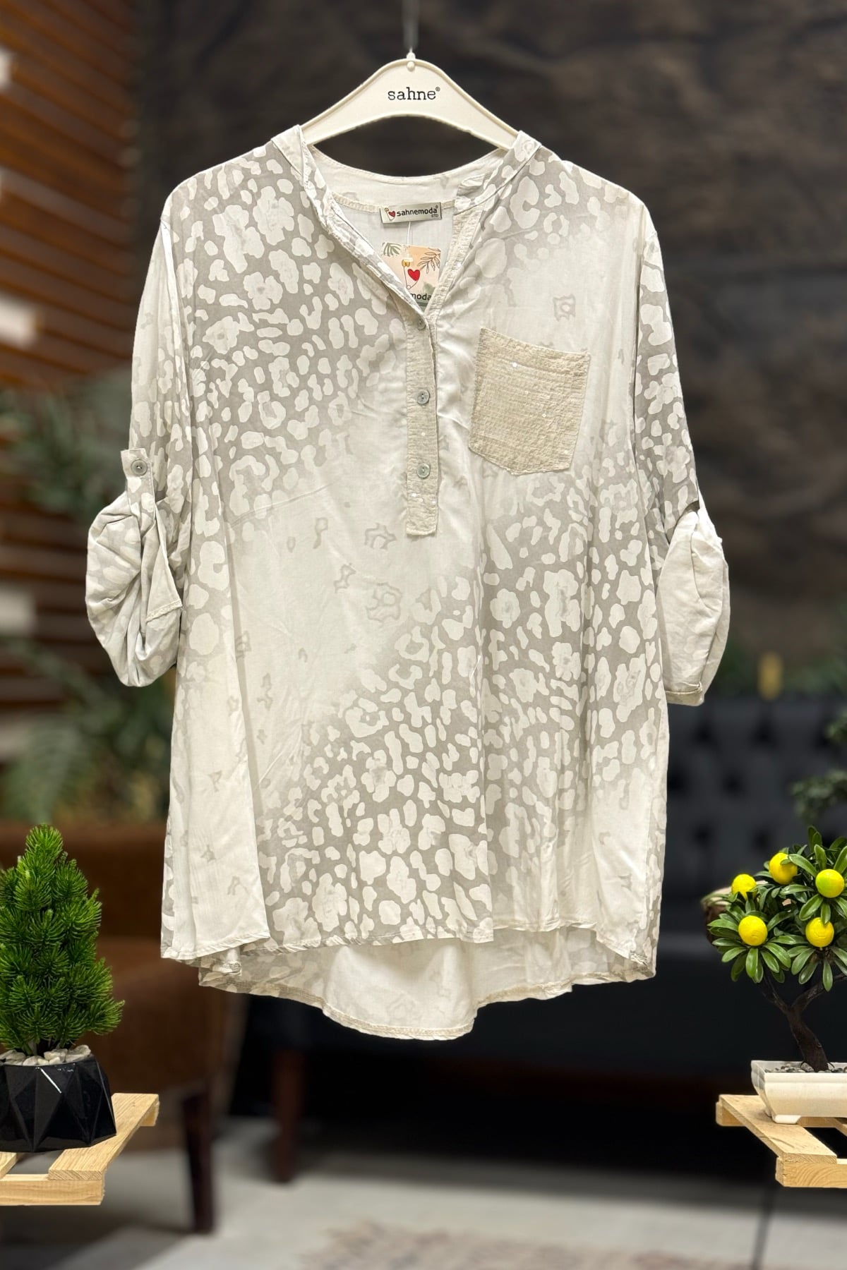 Hakim Yaka Cep Ve Yaka Pullu İthal Pamuk Gömlek