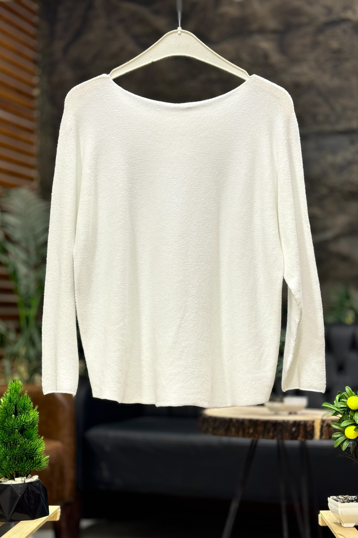 Kayık Yaka Düz Angora İthal Bluz