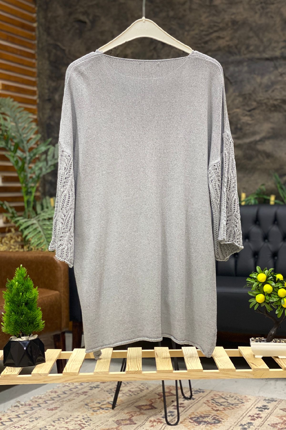 Mercerized blouse with openwork pockets on the sleeves and skirt