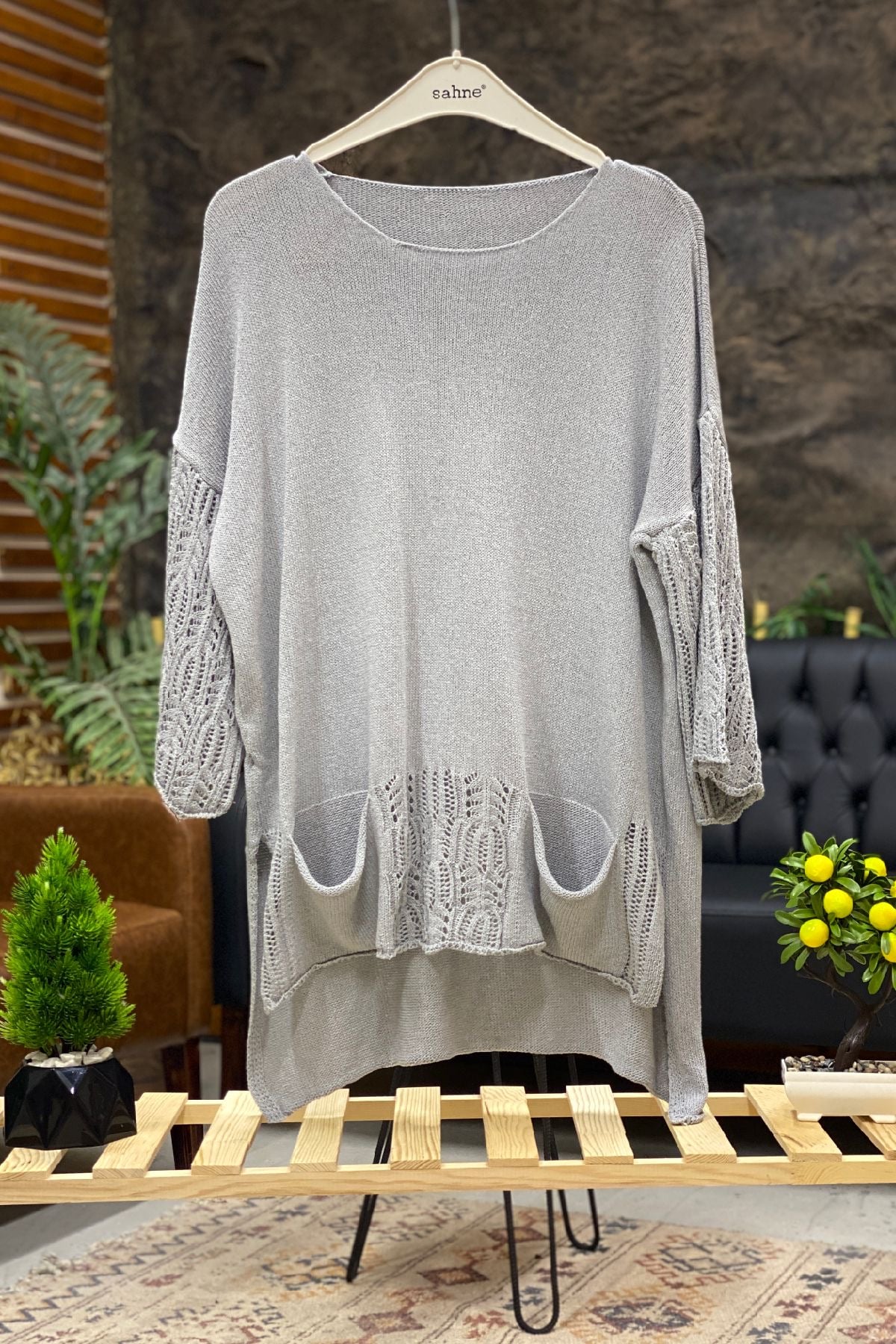 Mercerized blouse with openwork pockets on the sleeves and skirt