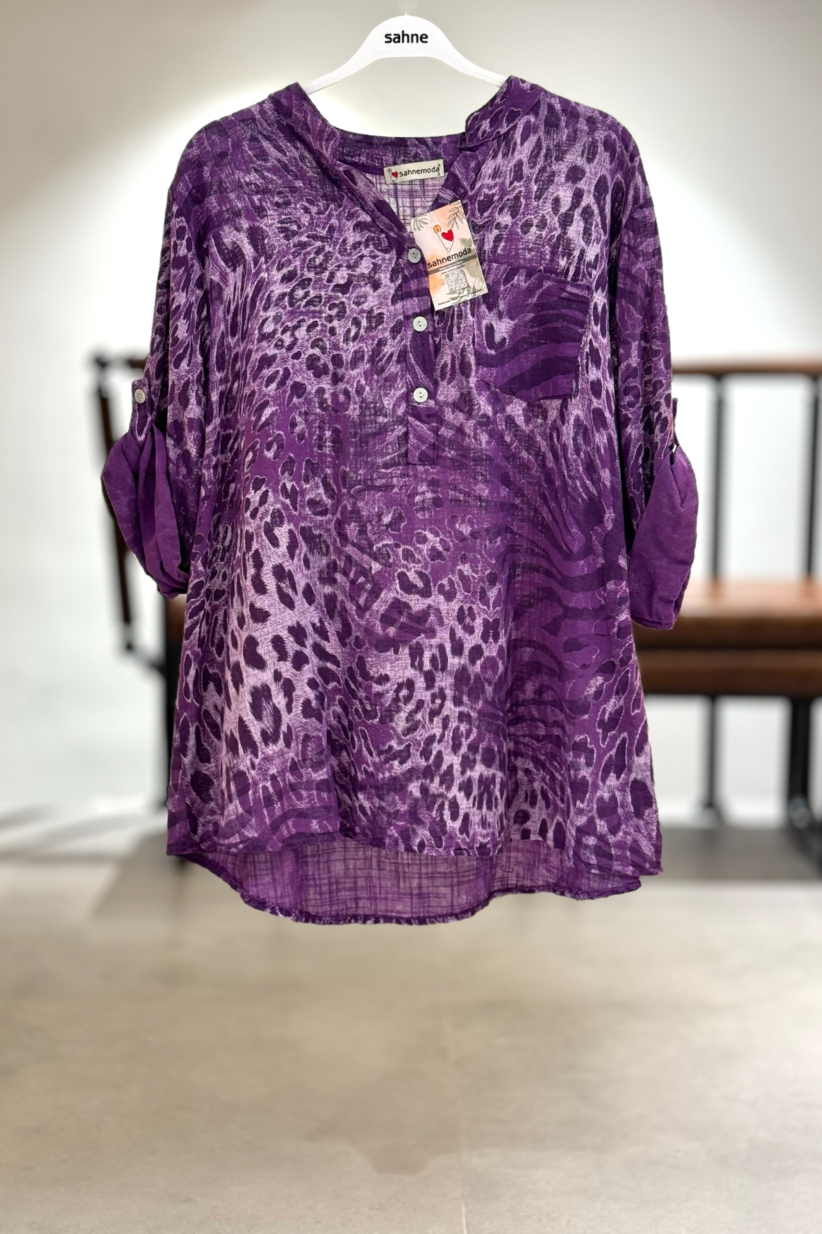 Leopar Desen 3 Düğme İthal Keten Gömlek