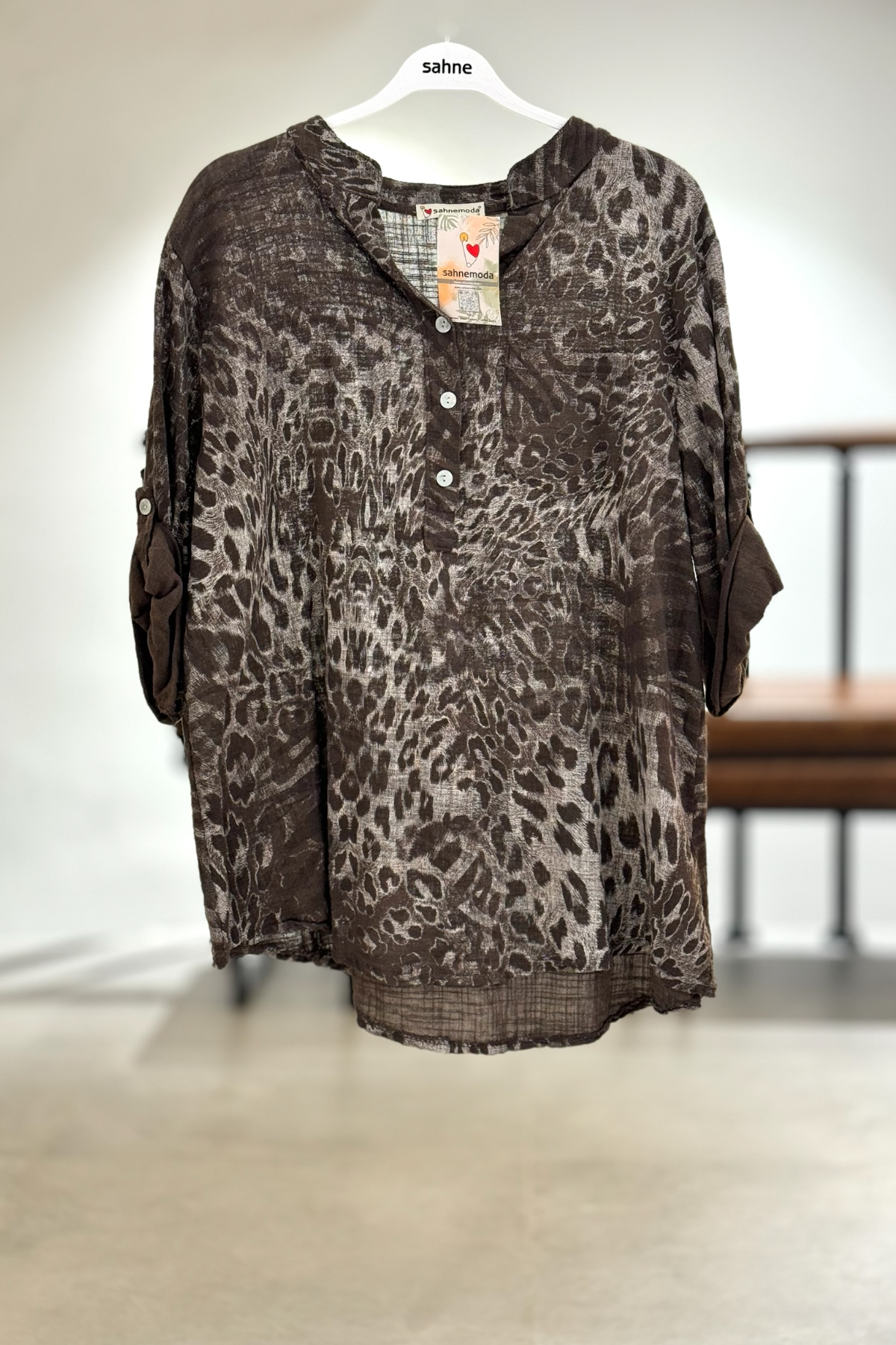Leopar Desen 3 Düğme İthal Keten Gömlek