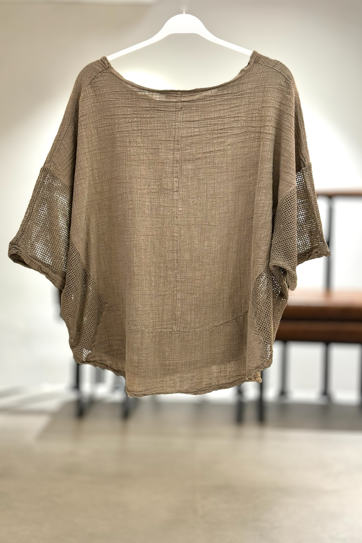Yanları Oval Taşlı Oversize Keten Bluz
