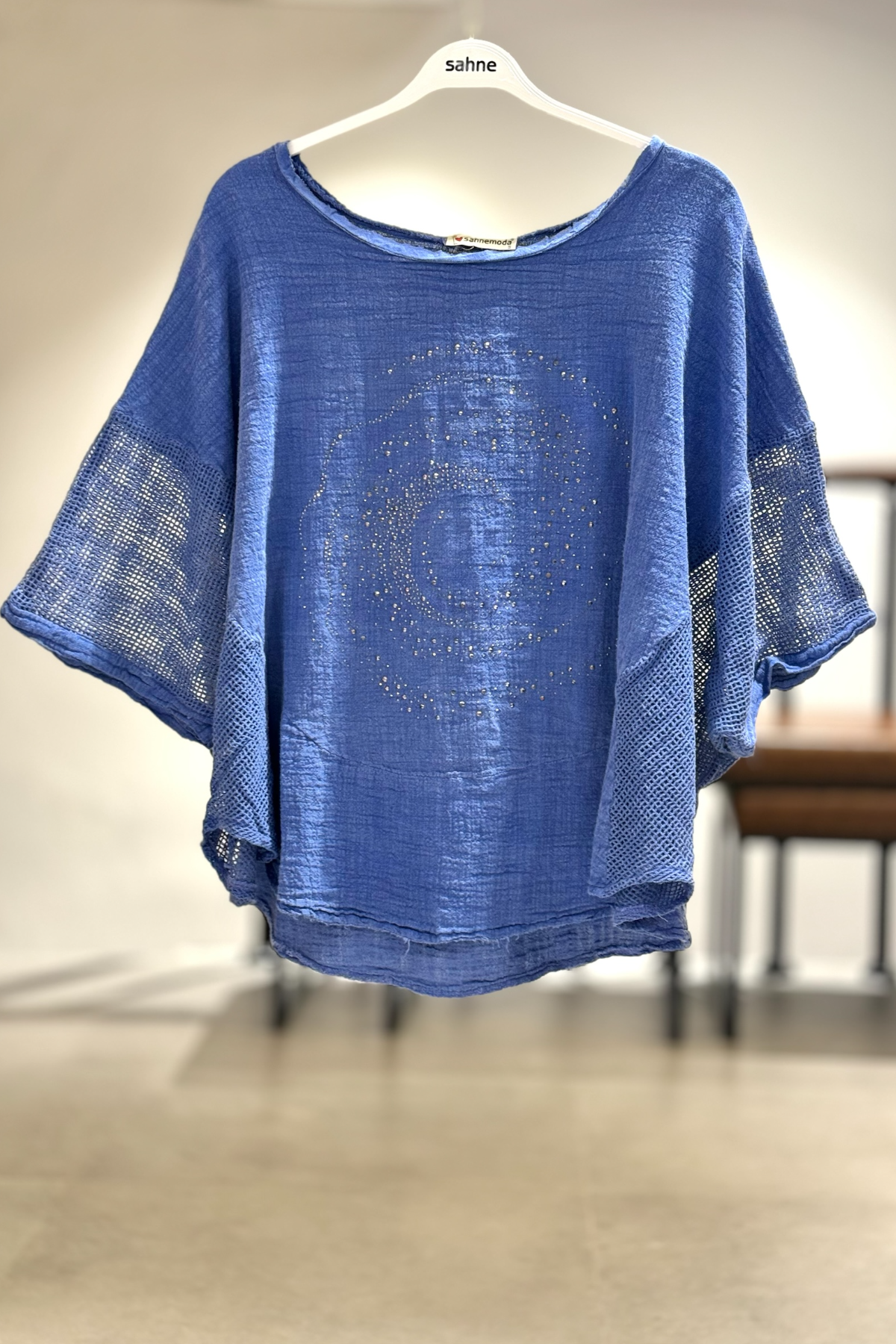 Yanları Oval Taşlı Oversize Keten Bluz