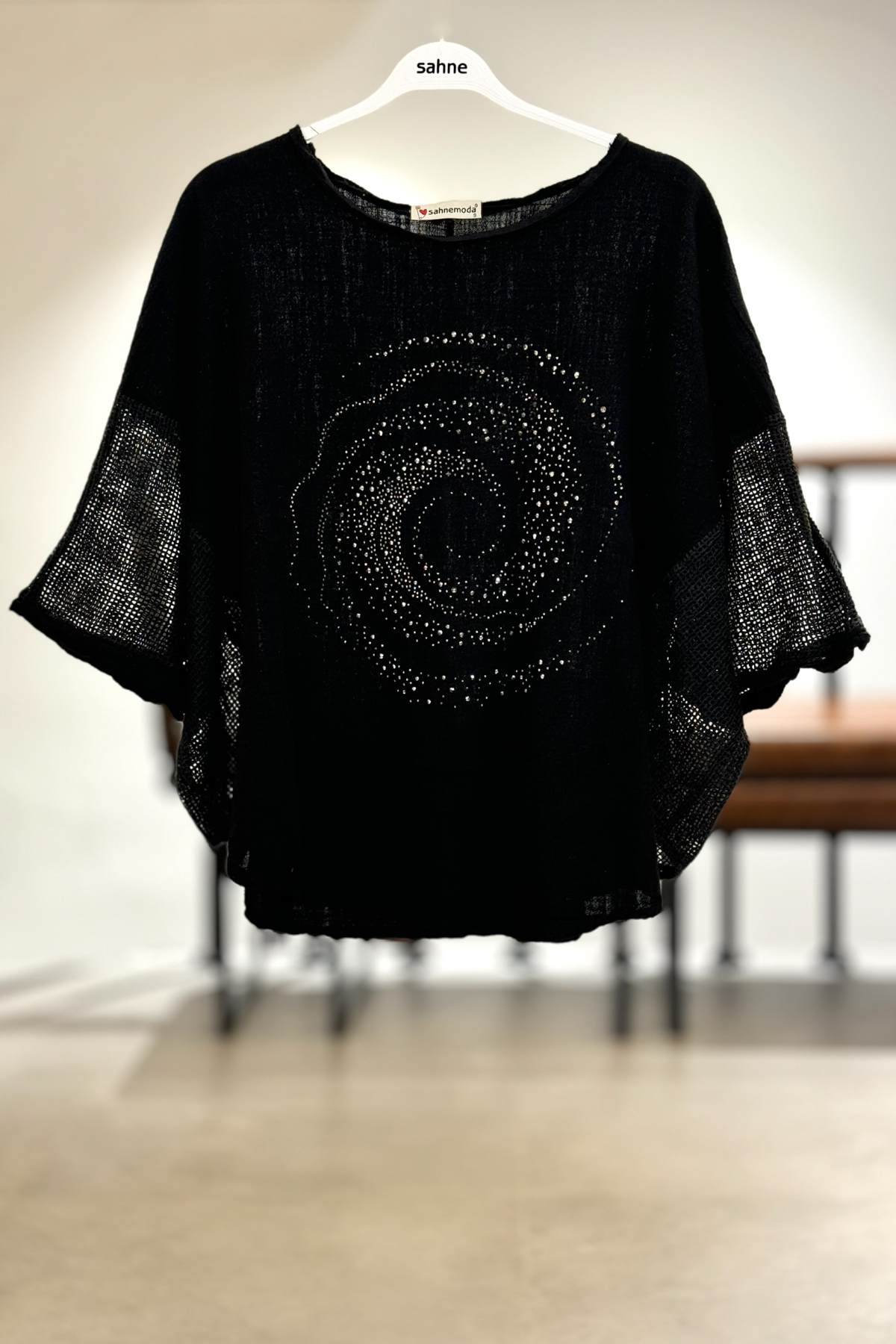 Yanları Oval Taşlı Oversize Keten Bluz