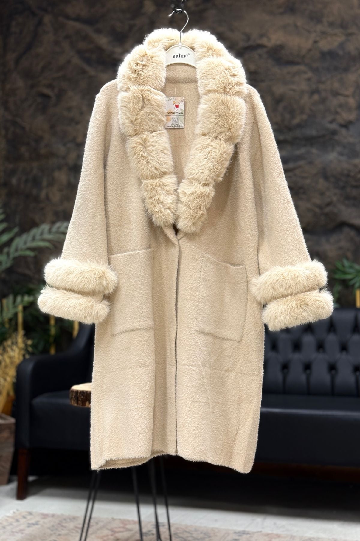 Angora Kolları Kürk Şal Yaka Kaban