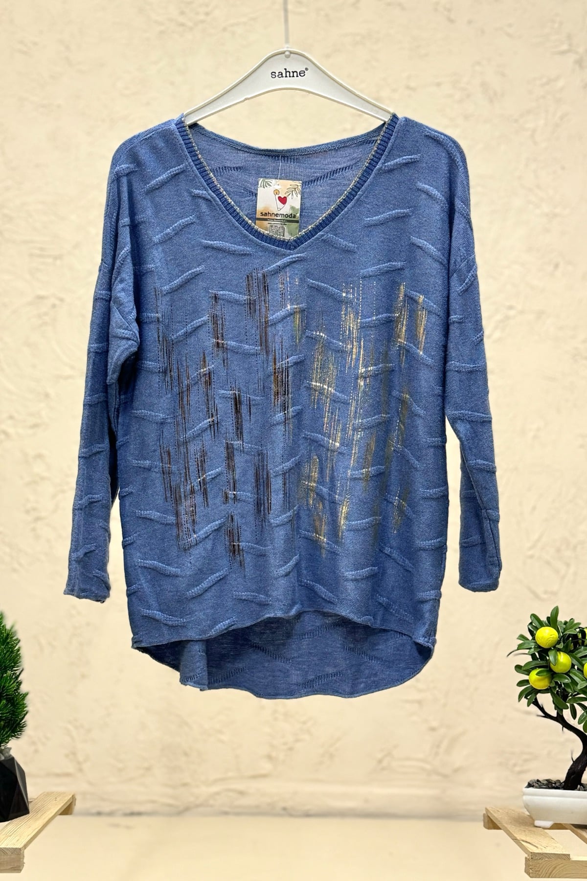 Batik Çizgi Desen V Yaka Uzun Kol  İthal Bluz