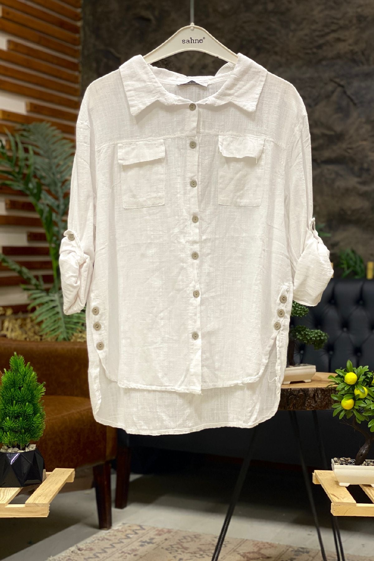 Linen Shirt with Double Pockets and Buttons on the Sides