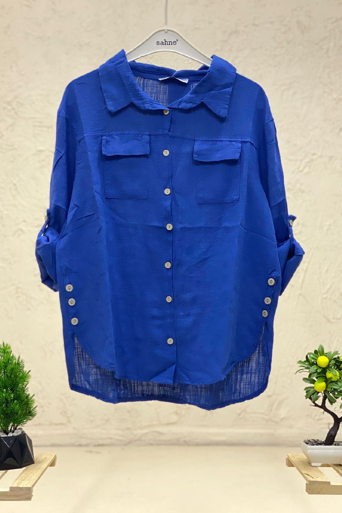 Linen Shirt with Double Pockets and Buttons on the Sides