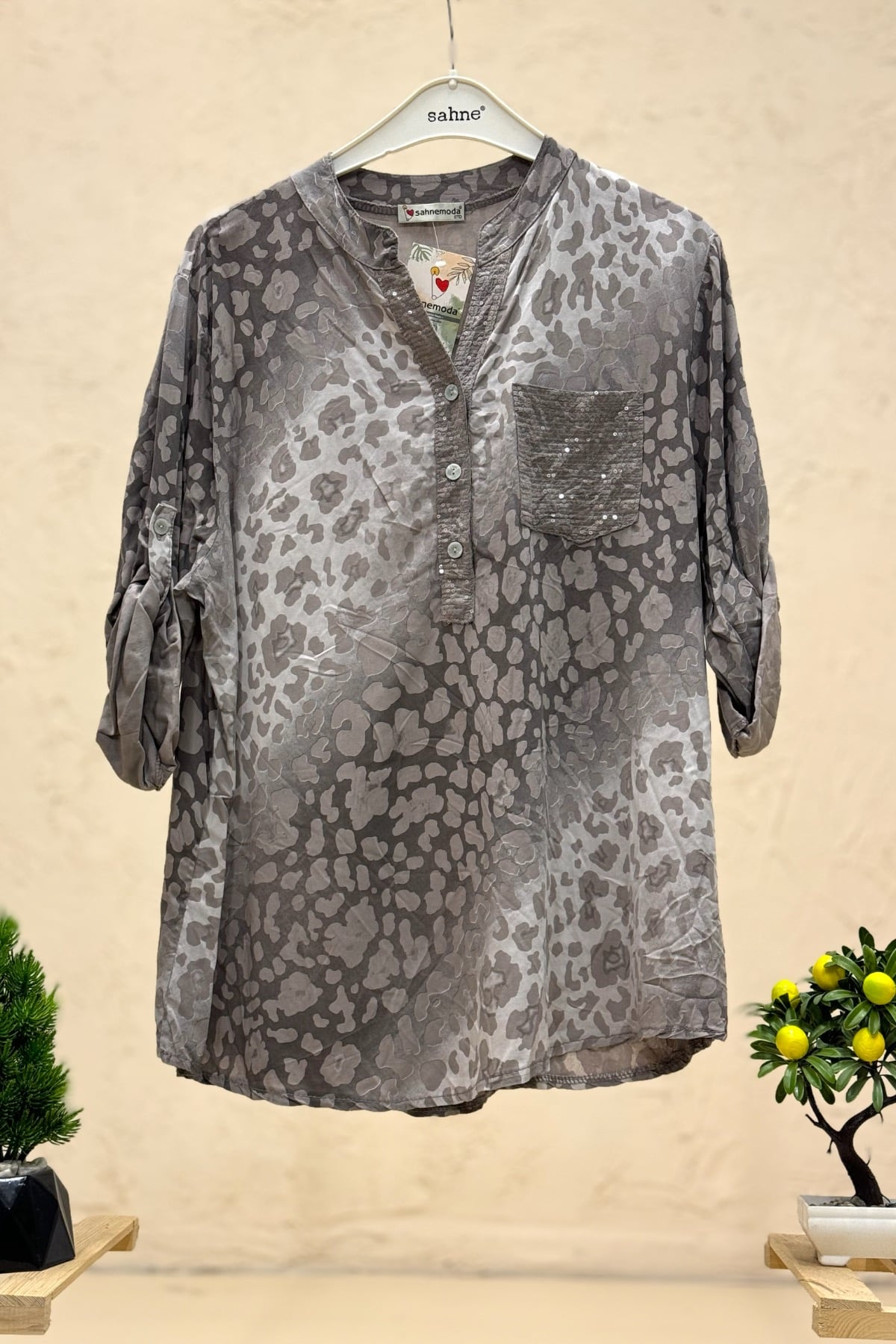 Hakim Yaka Cep Ve Yaka Pullu İthal Pamuk Gömlek