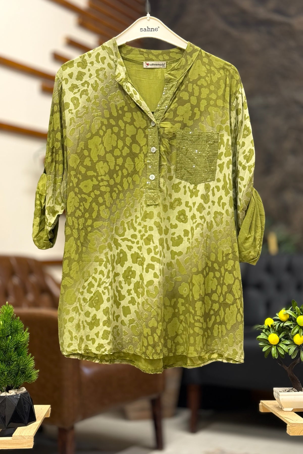 Hakim Yaka Cep Ve Yaka Pullu İthal Pamuk Gömlek