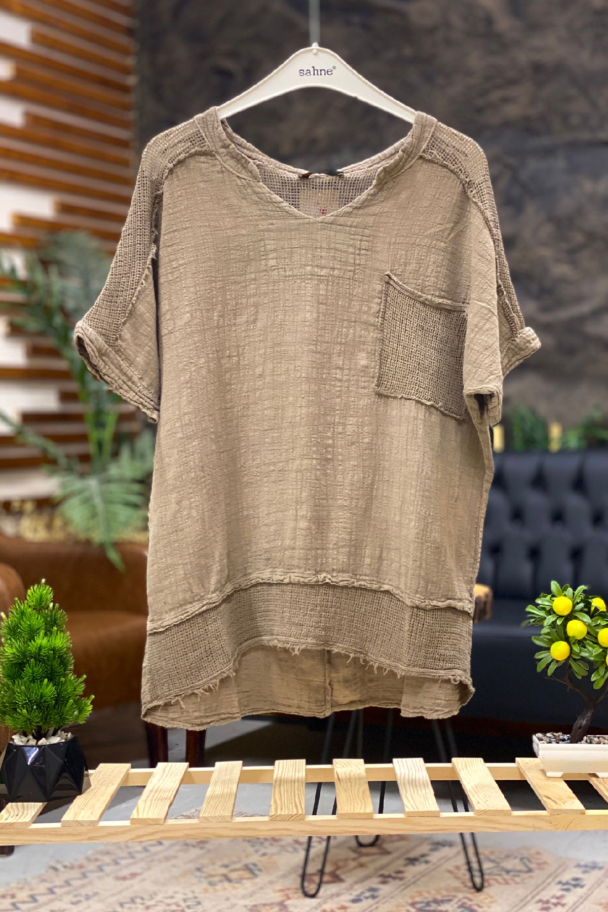 Judge Collar Shoulder Pocket Mesh Linen Blouse