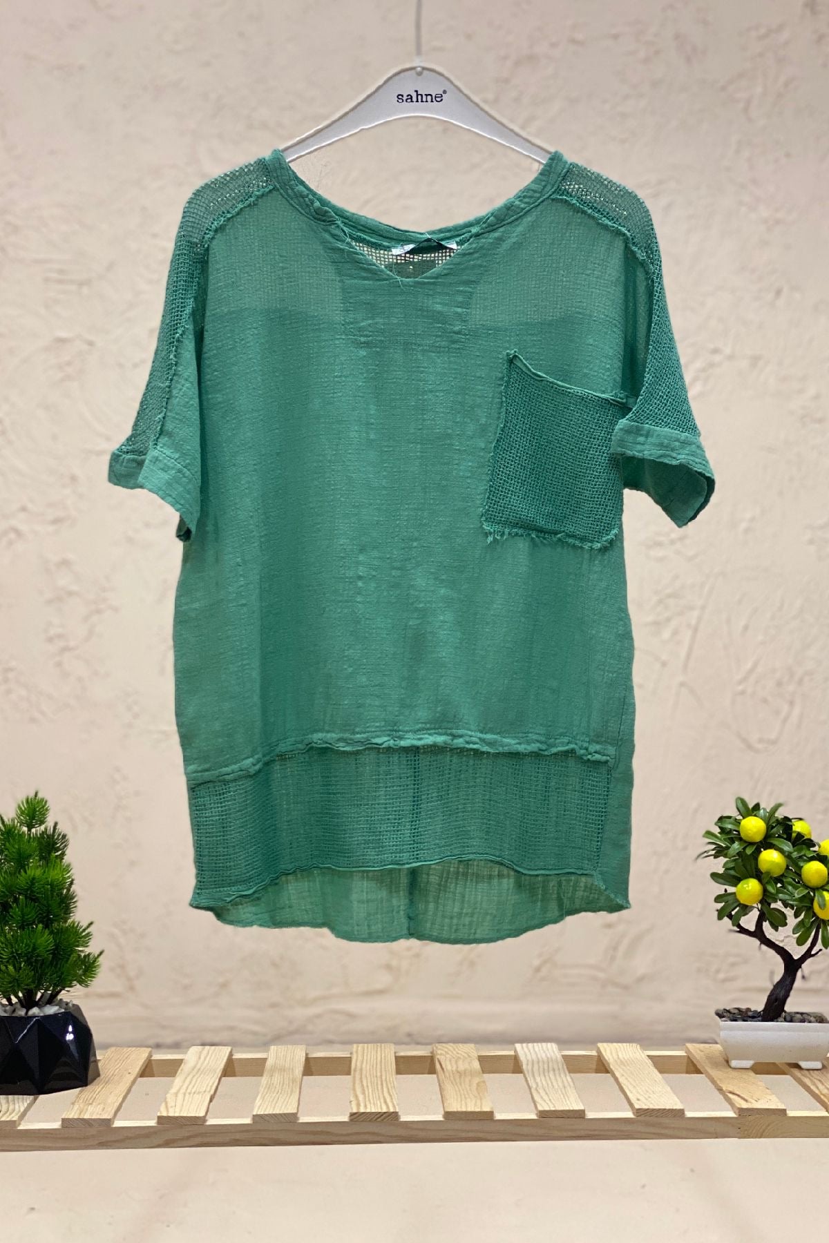 Judge Collar Shoulder Pocket Mesh Linen Blouse