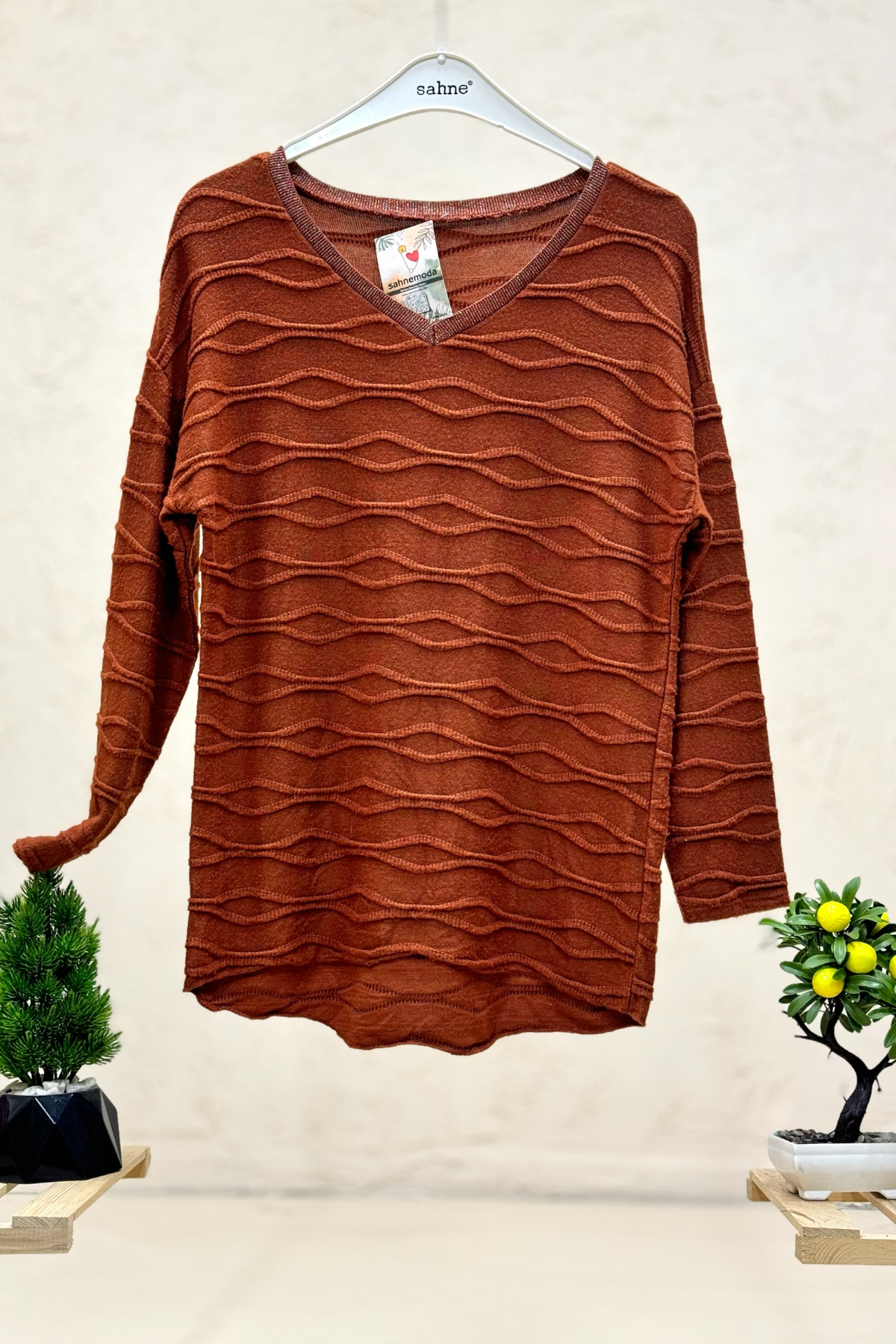 Kırık Çizgi Desen Yaka Simli İthal Bluz