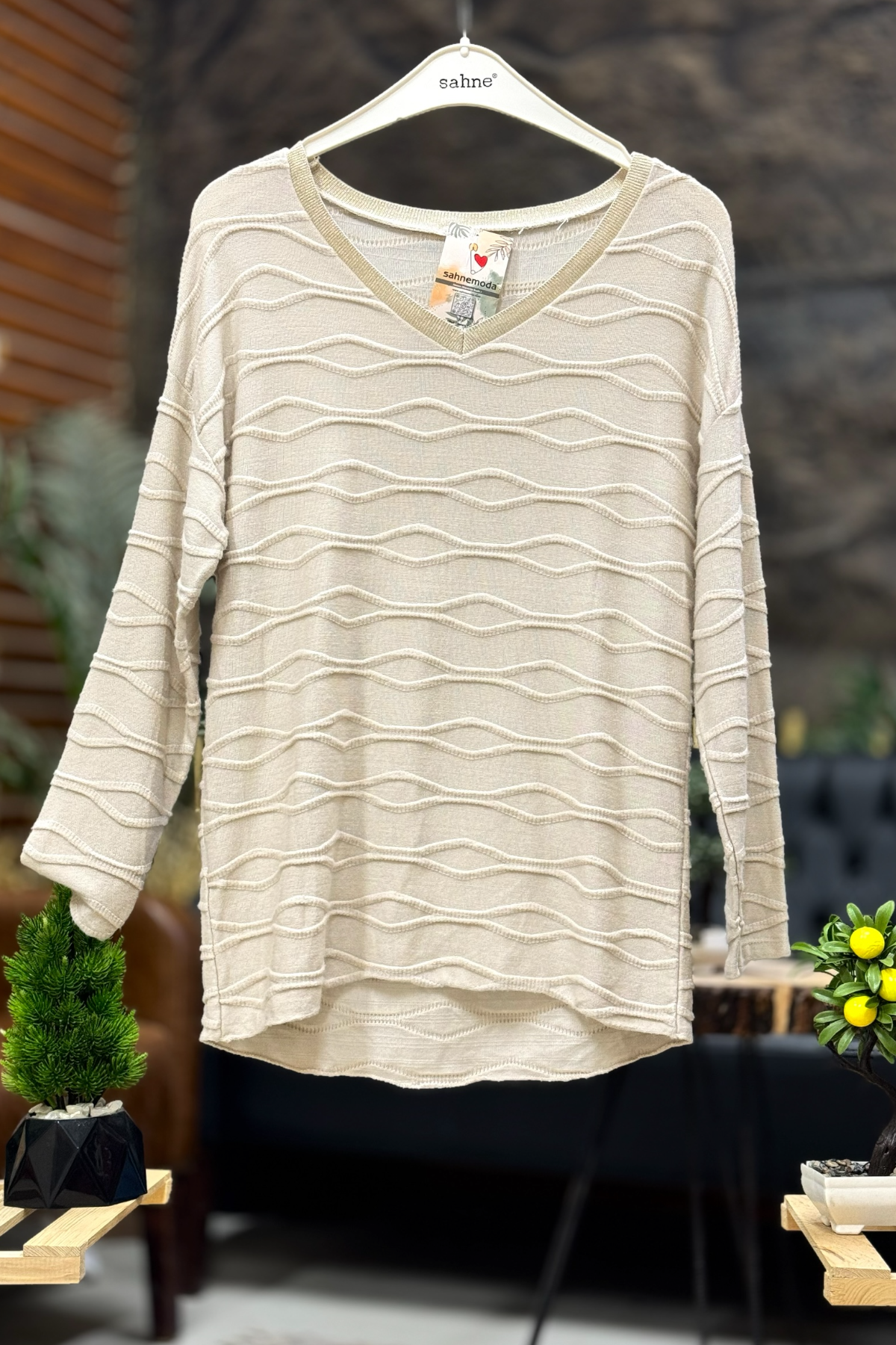 Kırık Çizgi Desen Yaka Simli İthal Bluz