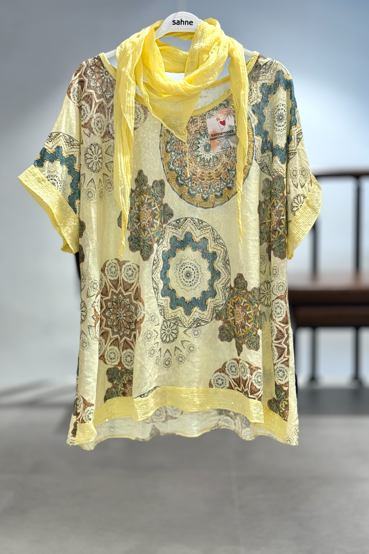 Mandala Desen Kısa Kol Şallı İthal Bluz