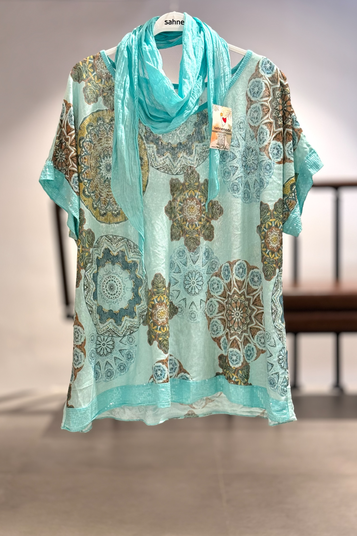 Mandala Desen Kısa Kol Şallı İthal Bluz