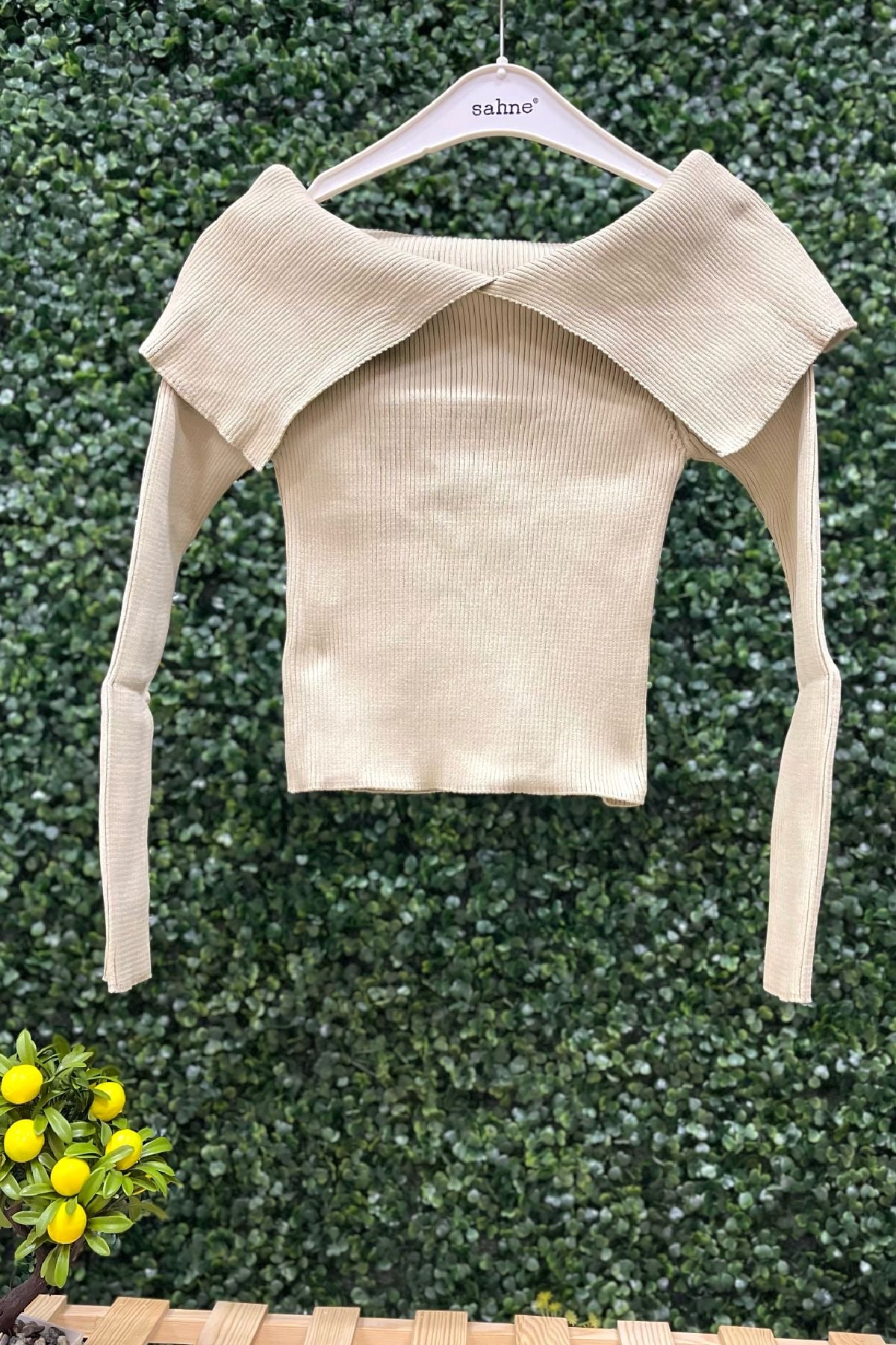 Handkerchief Collar Long Sleeve Sweater