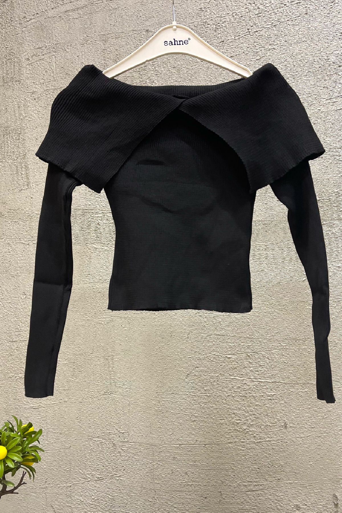 Handkerchief Collar Long Sleeve Sweater