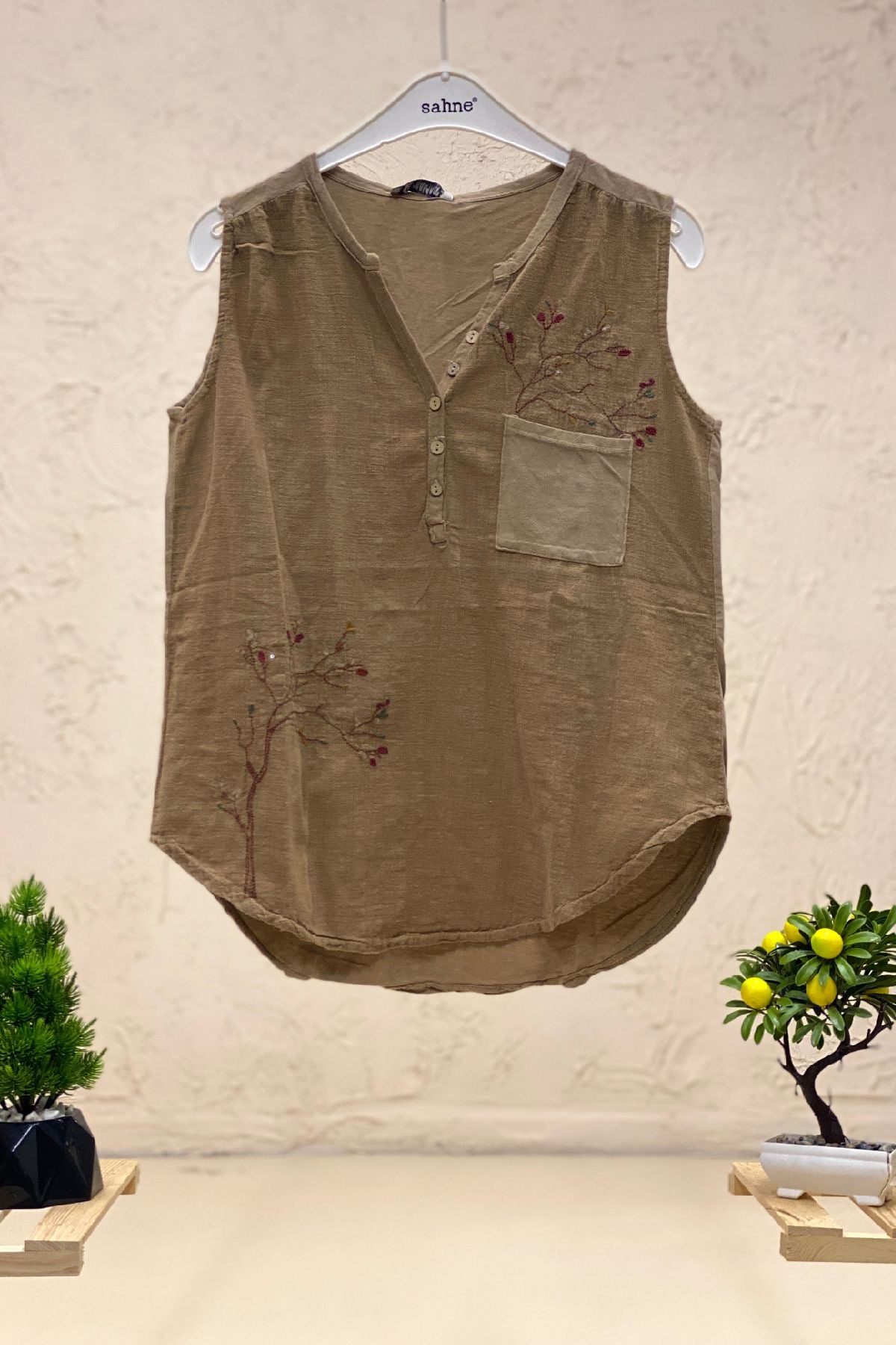 Embroidered Sleeveless Linen Blouse