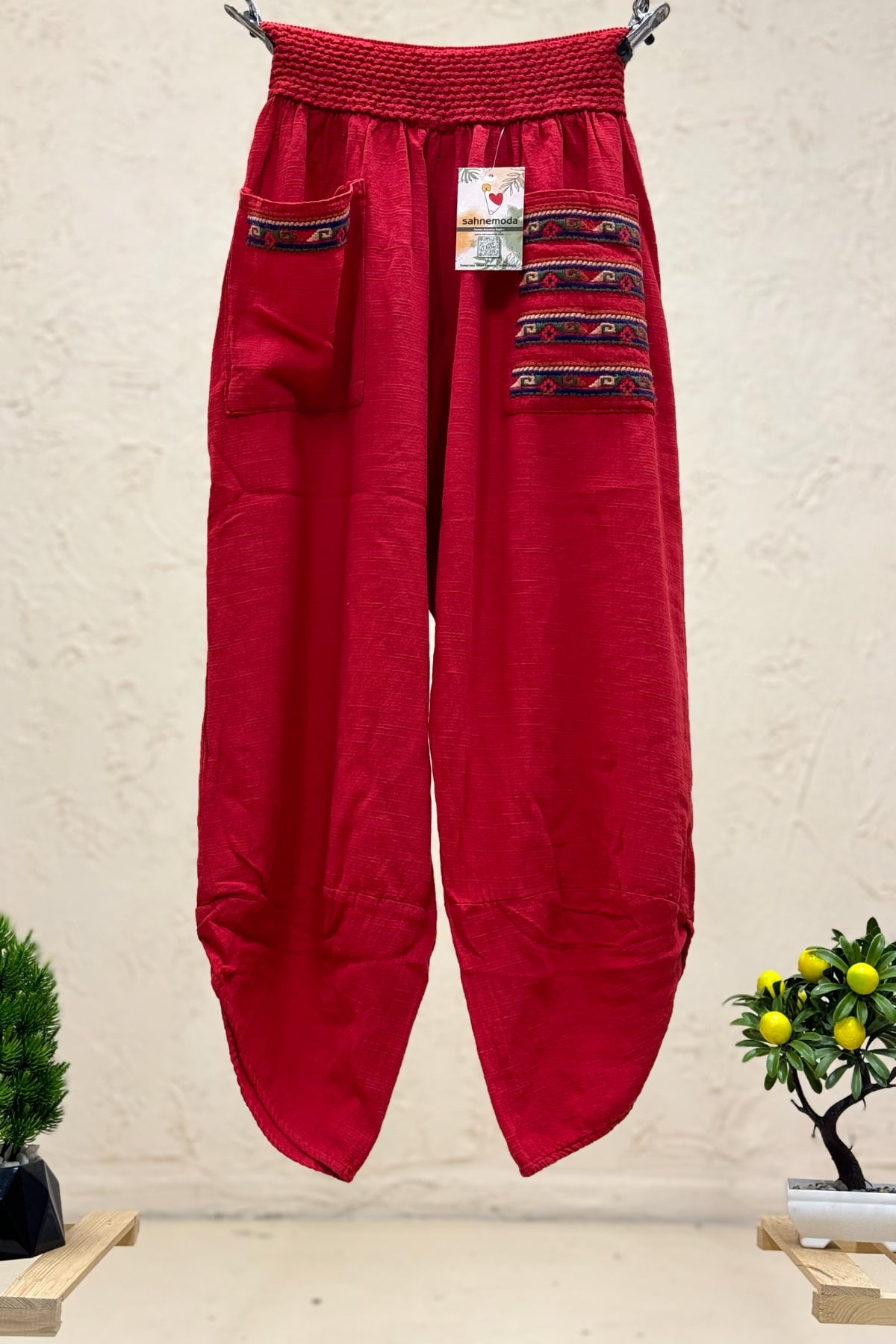 Paça V Kesim Cepleri Nakışlı Keten Pantolon