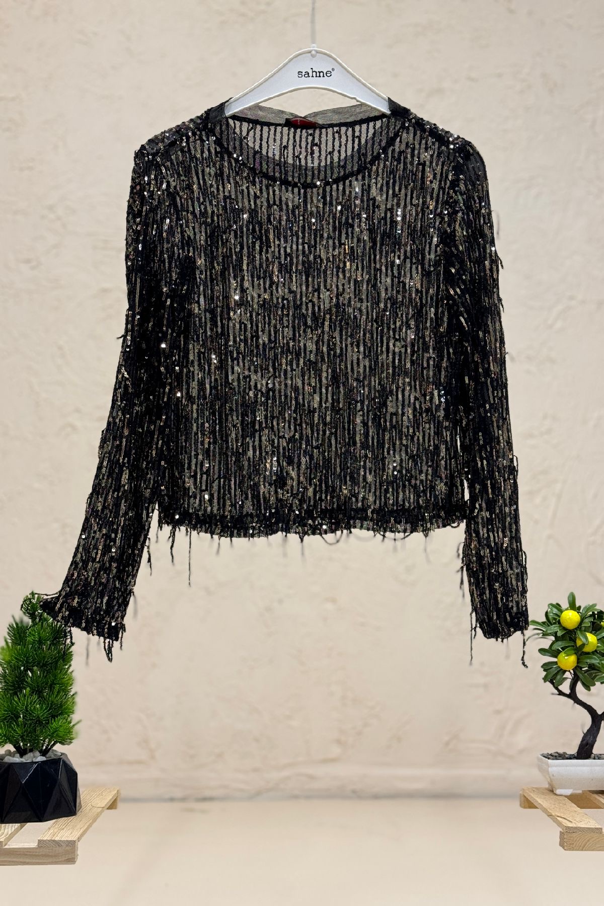 Pullu Saçklı Uzun Kol Tül Bluz