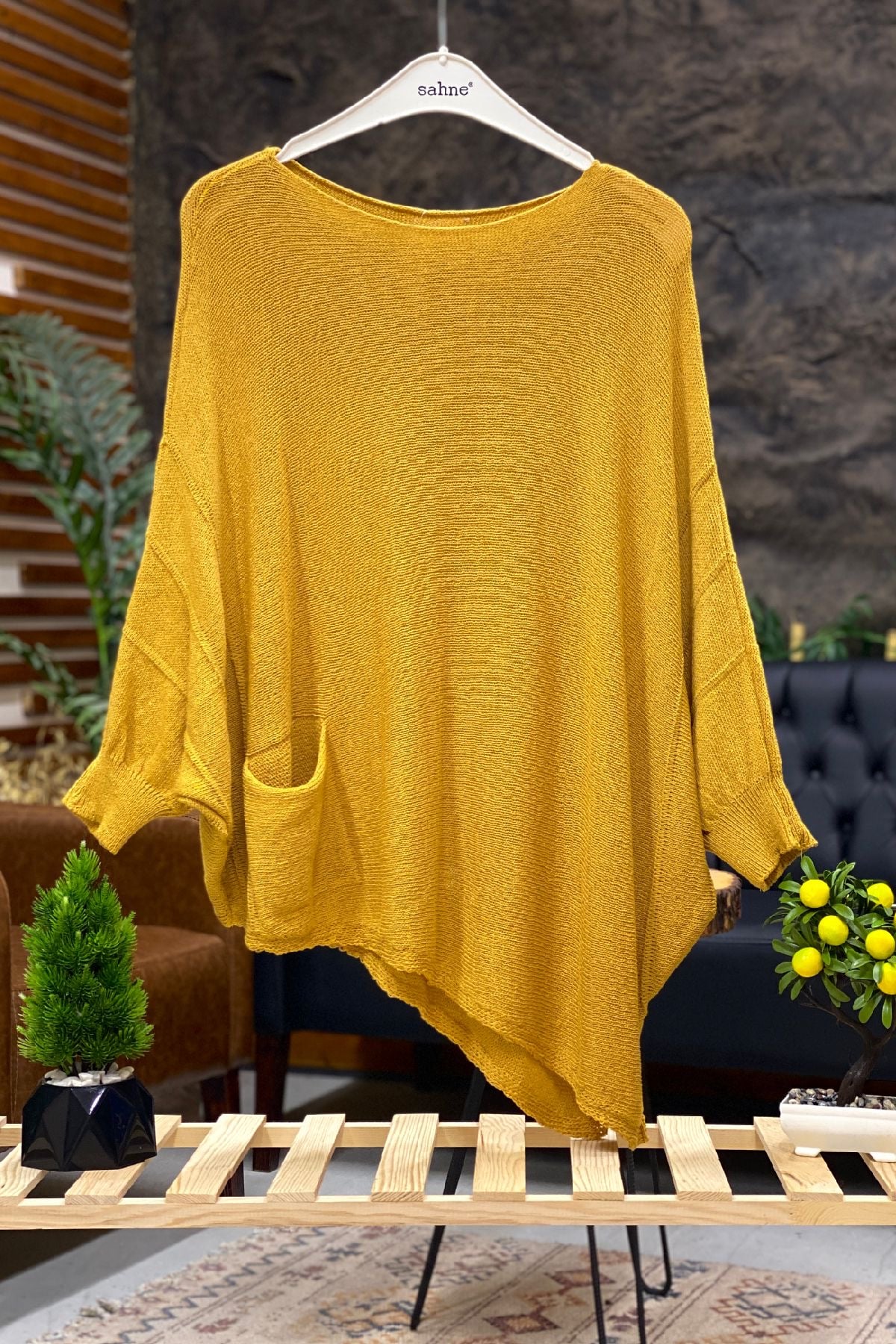 Single Pocket Bat Asymmetrical Mercerized Blouse