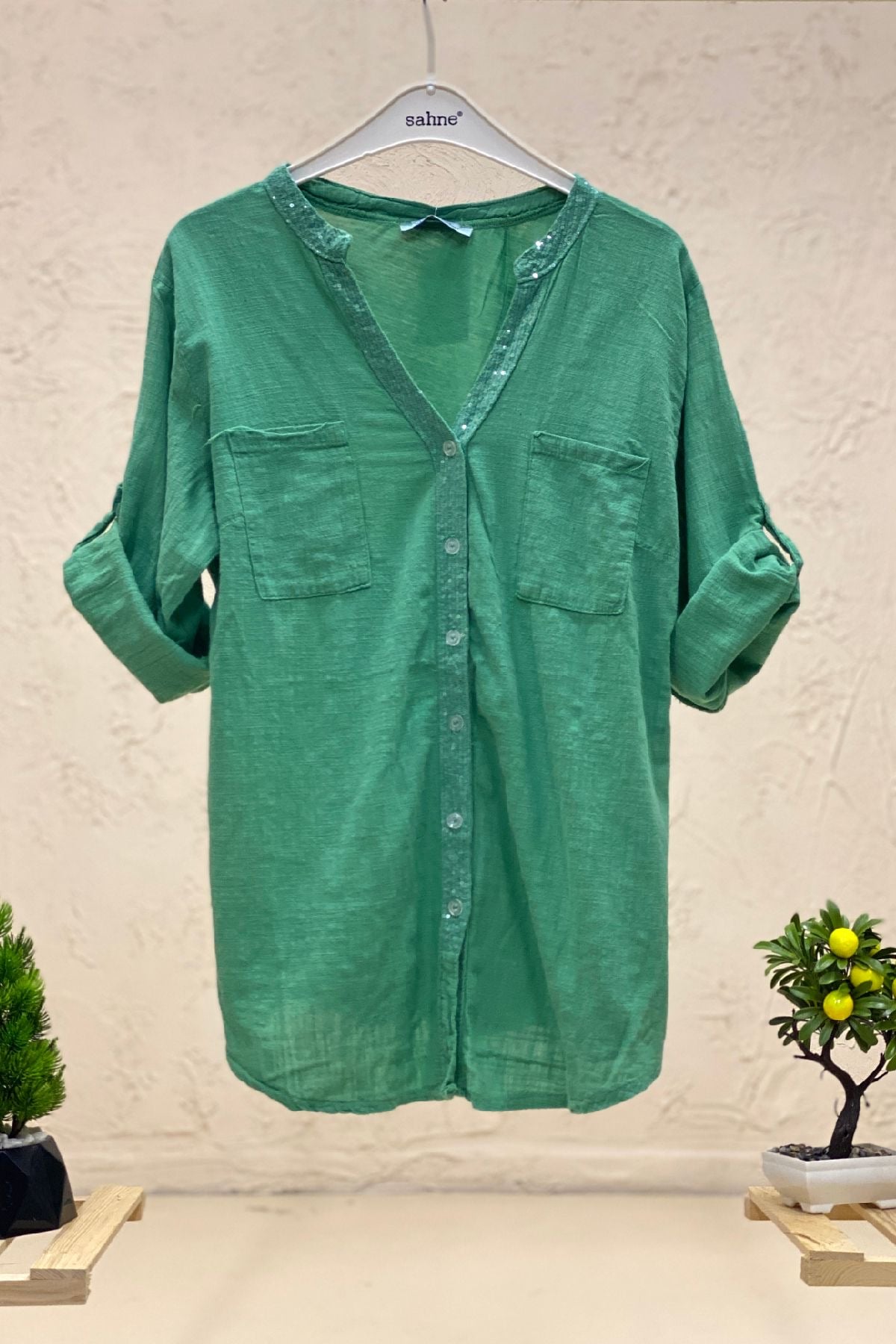 Linen judge collar shirt with sequins on collar and button place