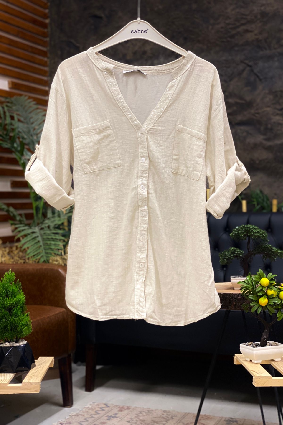 Linen judge collar shirt with sequins on collar and button place