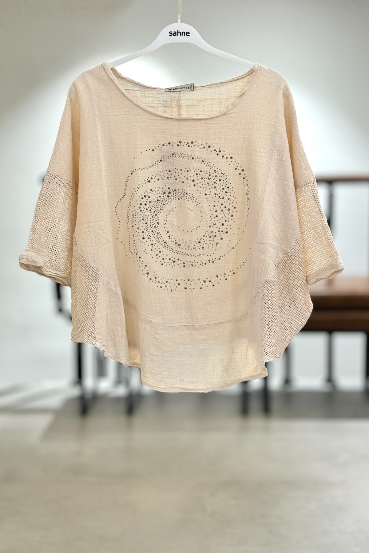 Yanları Oval Taşlı Oversize Keten Bluz