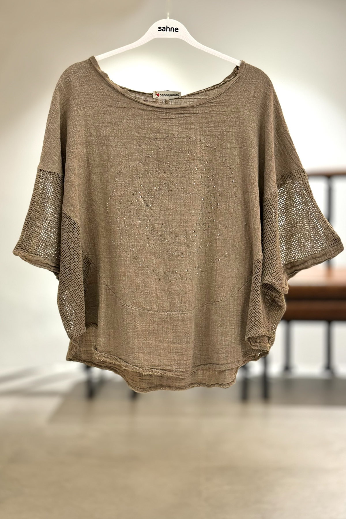 Yanları Oval Taşlı Oversize Keten Bluz
