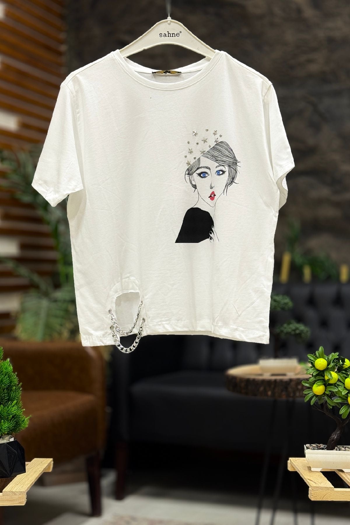 Zincir Detaylı Baskılı Kısa Kol PenyeTshirt