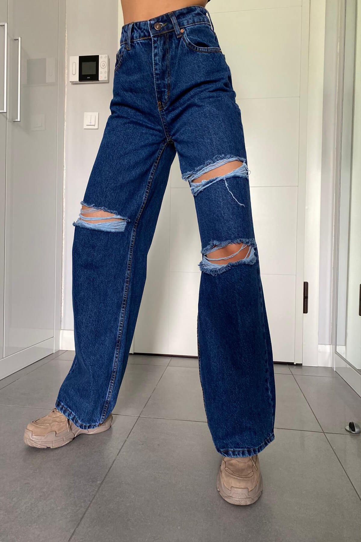 Bol Paça Yırtık Pantolon Lacivert – Zeq Moda | Kadın Spor Giyim