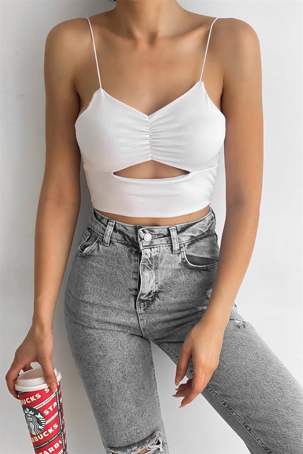 ZeqModa | Pencereli Askılı Crop Bluz Beyaz