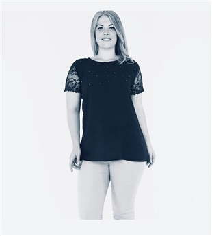 Kadın Krep Kumaş Yaka İnci Detay Kısa Kol Güpürlü Bluz