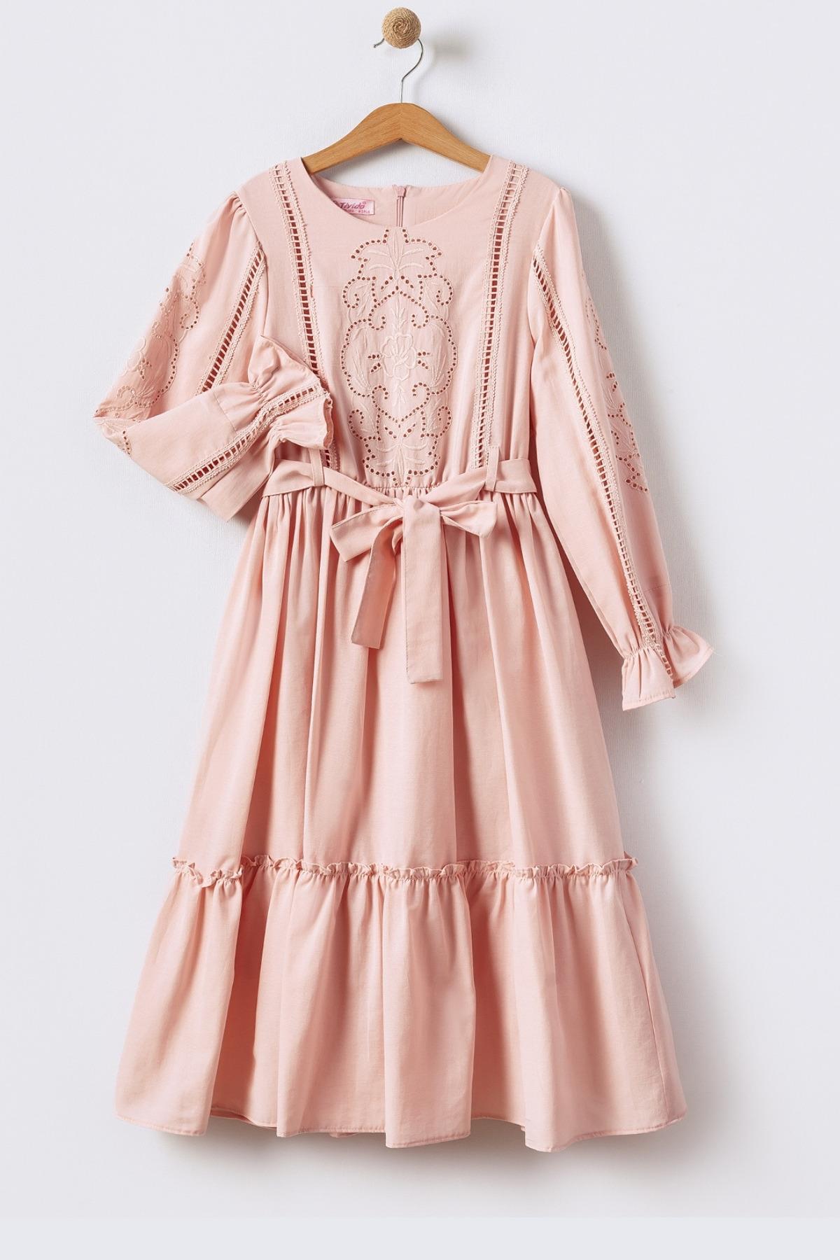 Brode Uzun Kollu Boydan Kız Çocuk Elbisesi - Pudra