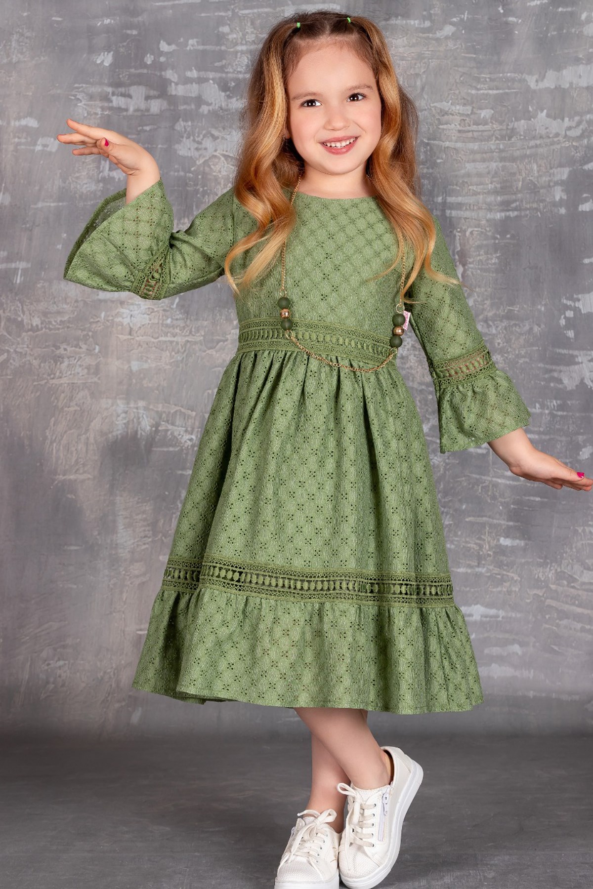 Uzun Kollu Kolyeli Kız Çocuk Elbise