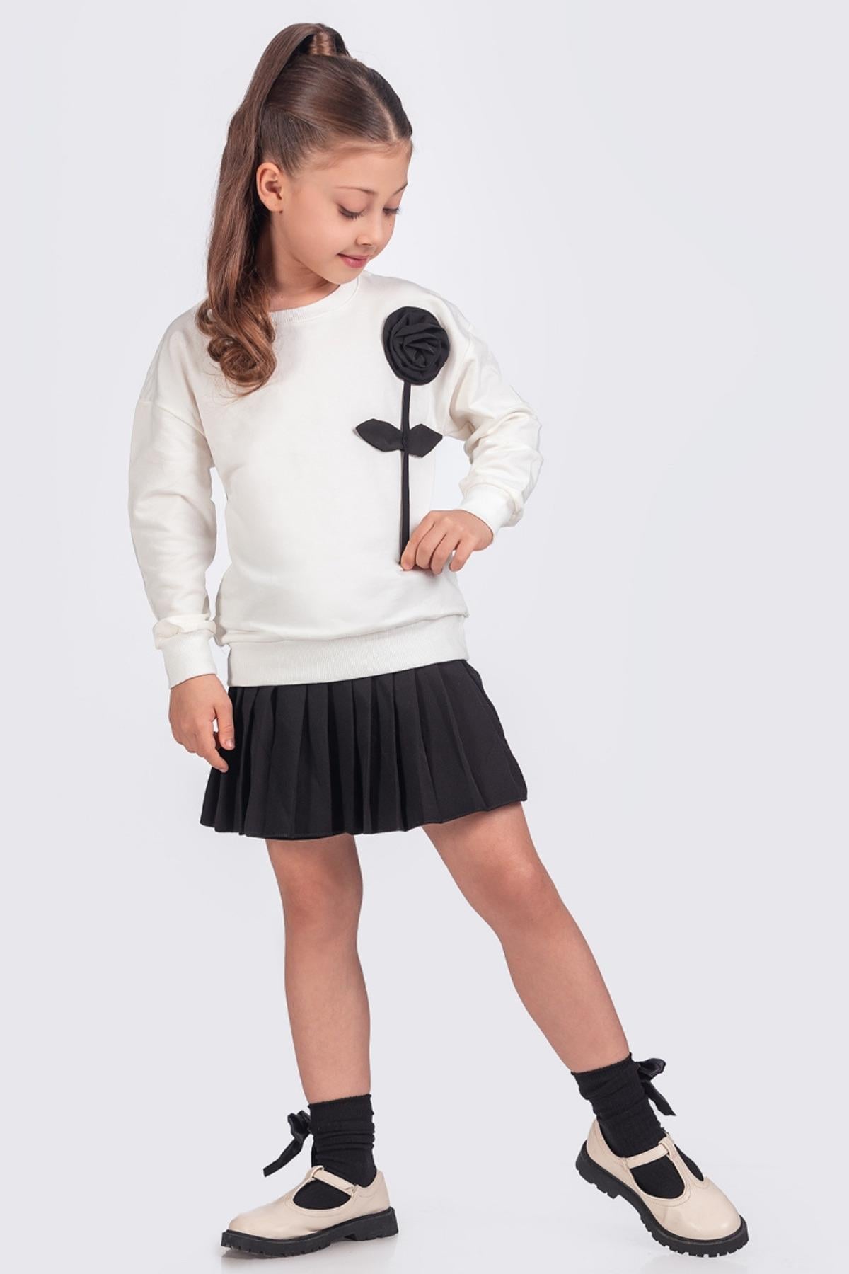 Pileli Şort Etek & Gül Dekorlu Sweatshirt Kız Çocuk Takım - Beyaz