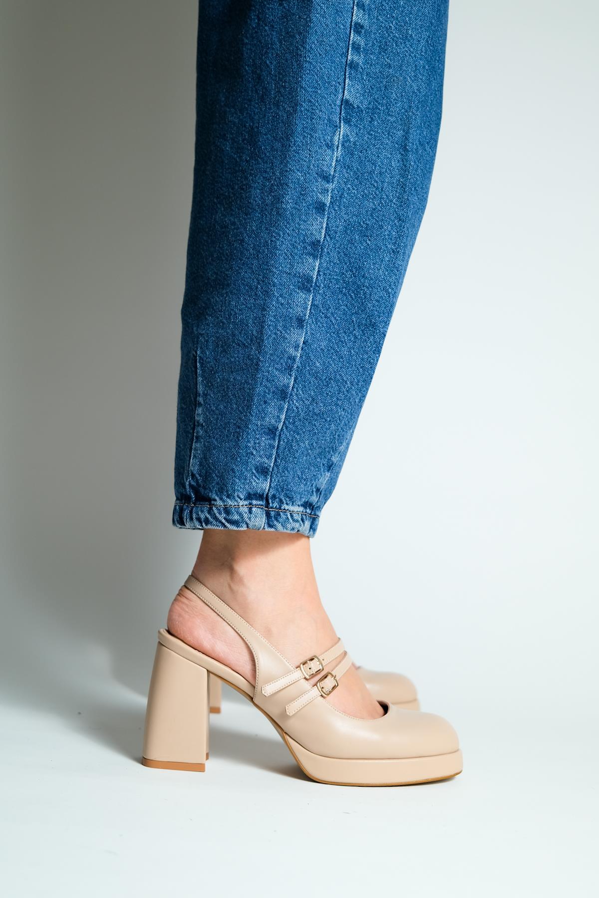 Oscar Bej Platformlu Çift Bantlı Arkası Açık Topuklu Ayakkabı