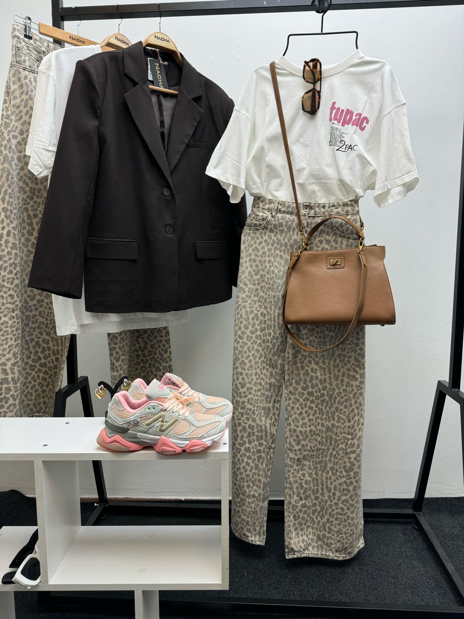 BASKILI BEYAZ T-SHİRT