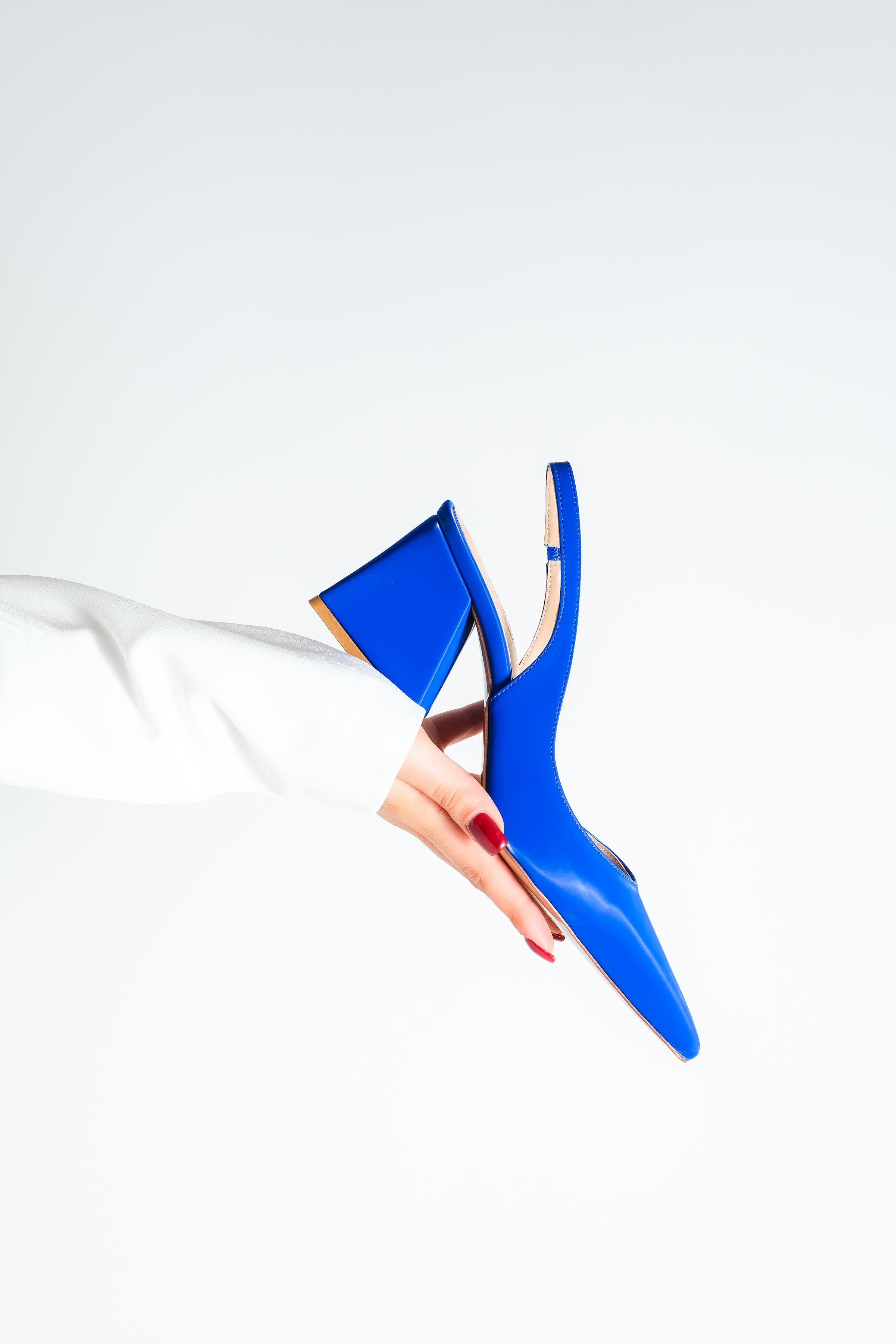 Doyle Mavi Parlak Arkası Açık Topuklu Ayakkabı